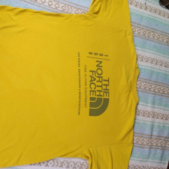 VINTAGE  THE NORTH FACE GRAPHIC TEE SHIRT MENS XL MUSTARD - Picture 8 of 12